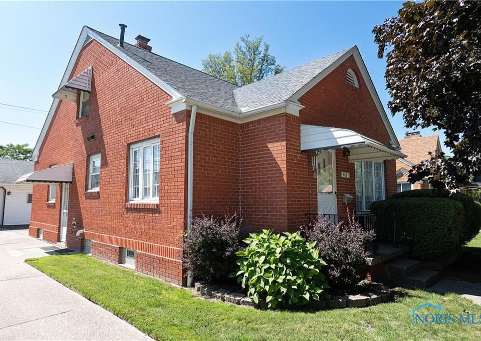 1st image of 3001 Eastbrook Dr