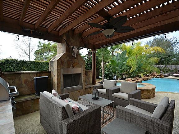 3rd image of 25203 Oakton Springs Dr