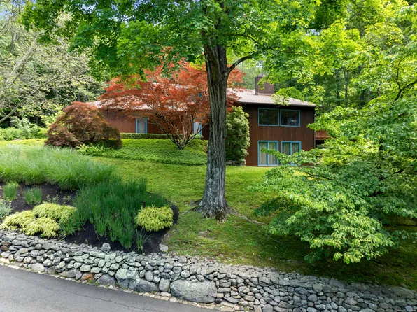 51 Old Mailcoach Road, Redding, CT 06896