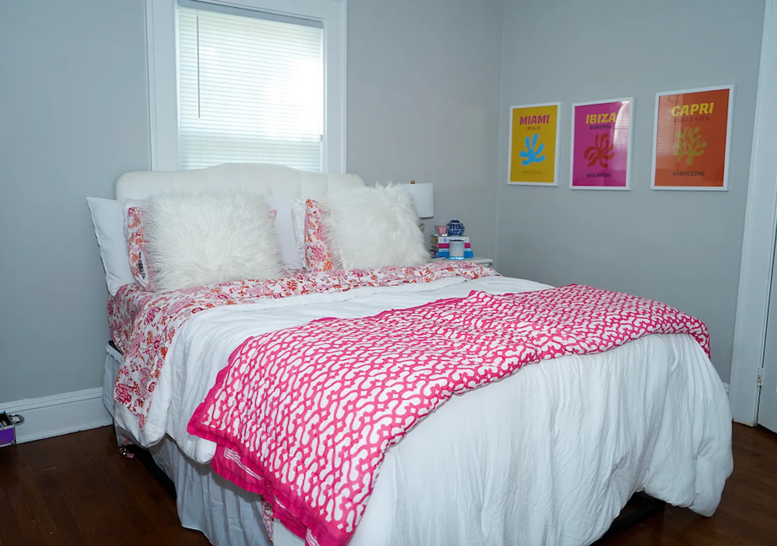 4 bed, 2.0 bath, 2038 sqft — Photo 4