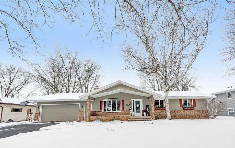 1st image of 749 Woodside Dr