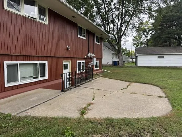 1 bed, 1.0 bath, 3200 sqft, $890 — Photo 3