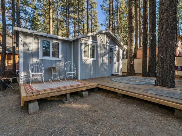 828 W Rainbow Blvd, Big Bear City, CA 92314