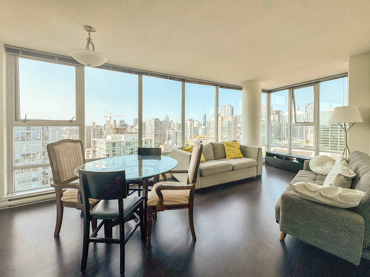 2 bed, 855 sqft, $3,600 — Photo 2