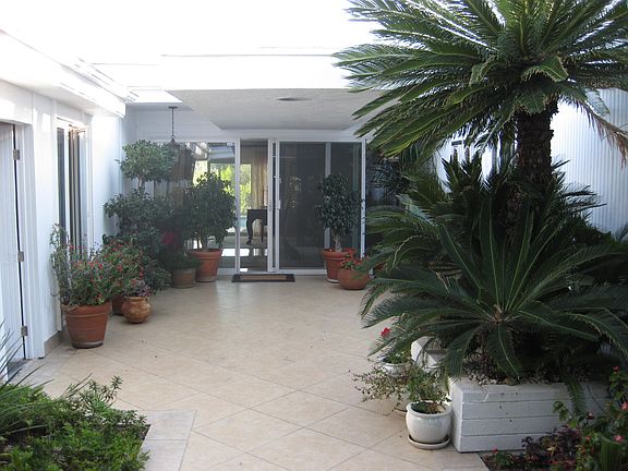 3rd image of 16818 Encino Hills Dr