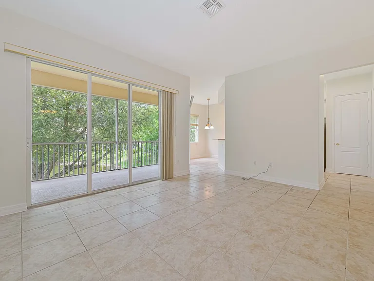 6031 Jonathans Bay Cir #502 — Photo 9
