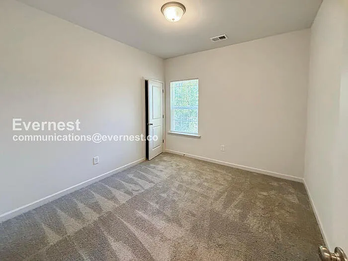 2722 Crawford Ave — Photo 6