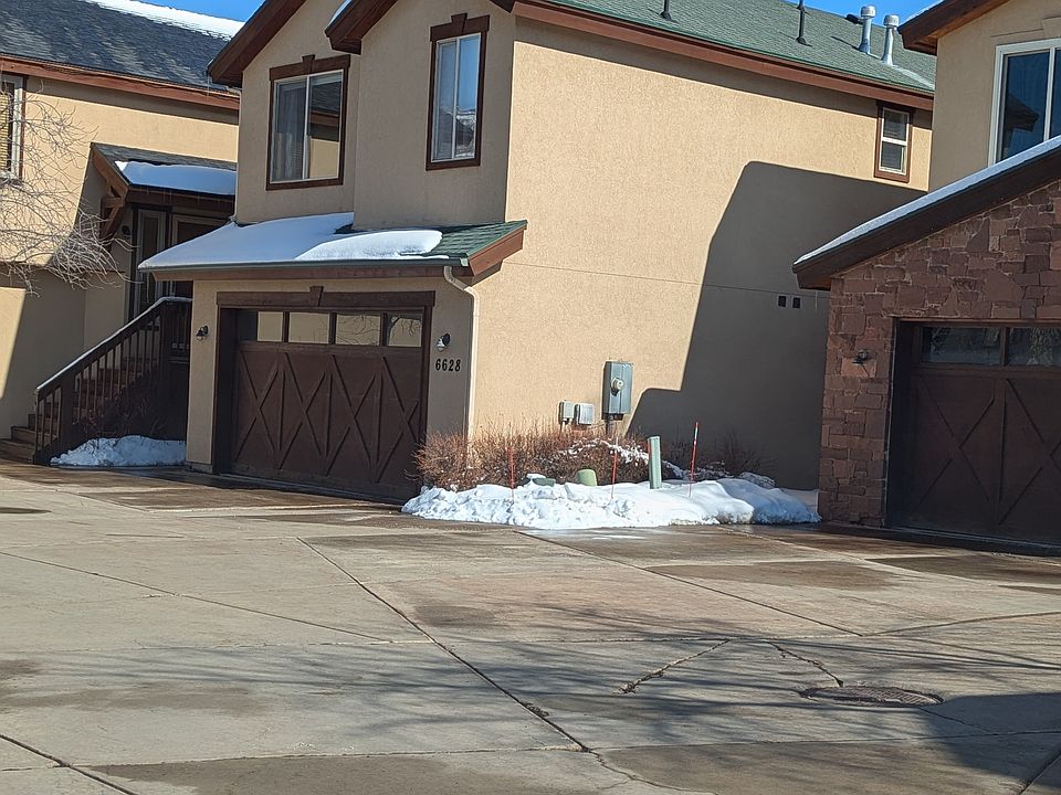 Detached townhouse