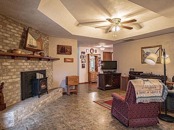 5th image of 2388 Temple Dr