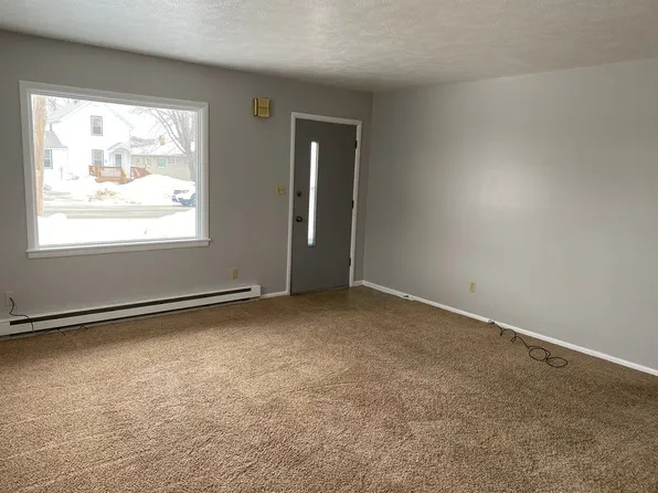 815 Colony Apts, 815 3rd St SW #2, Valley City, ND 58072
