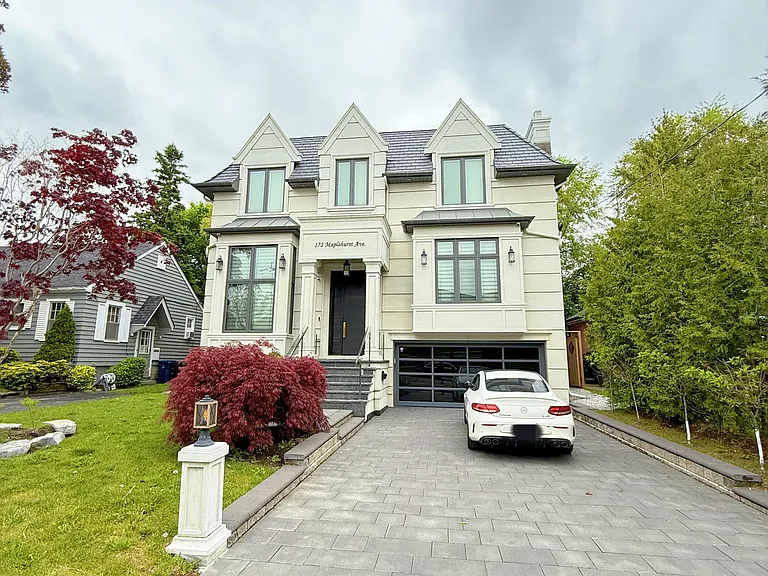 172 Maplehurst Ave — Photo 14