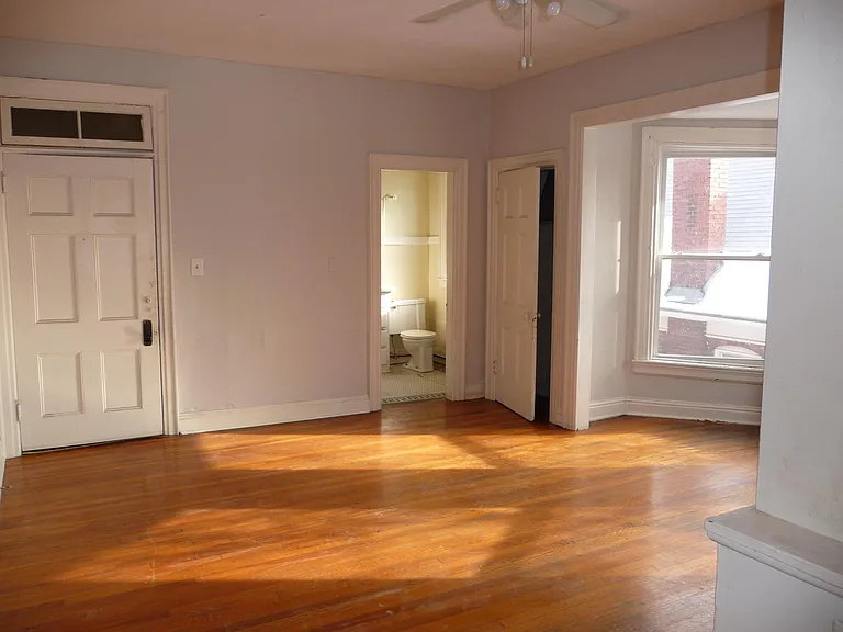 1810 Jefferson St — Photo 7
