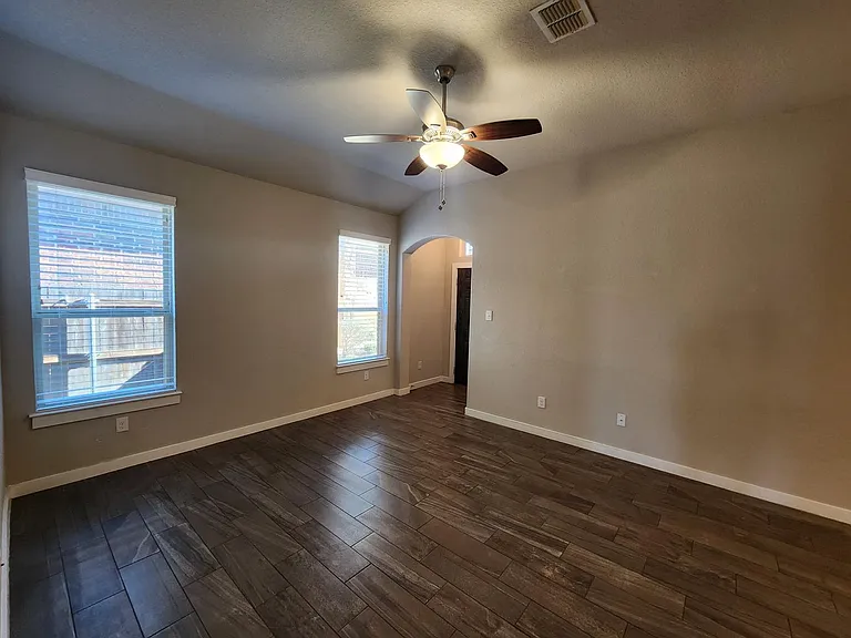 367 Creekside Curv — Photo 5