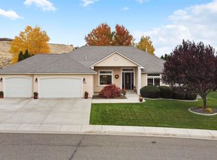 406 Cherry Blossom Loop, Richland, WA 99352