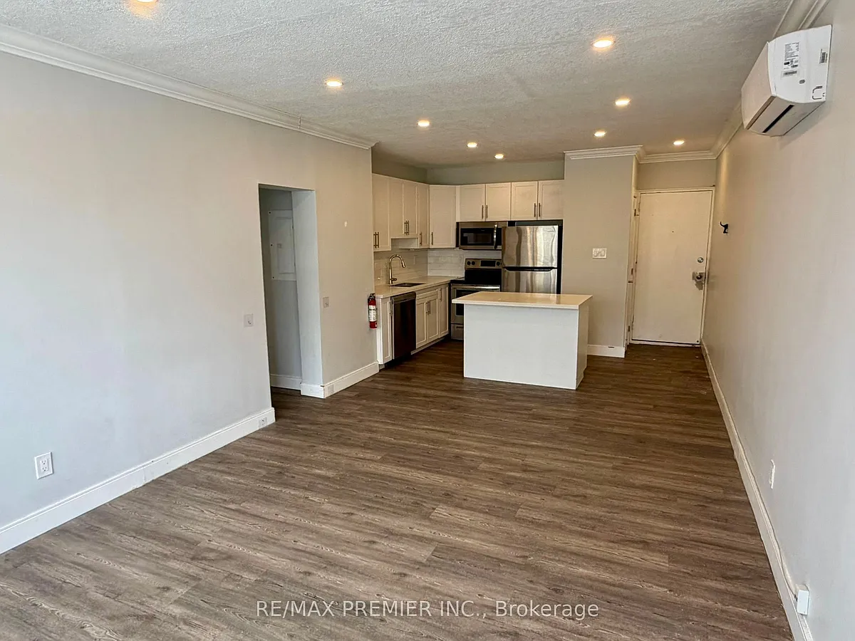 Building Photo - 112 Saint Josephs Dr #101