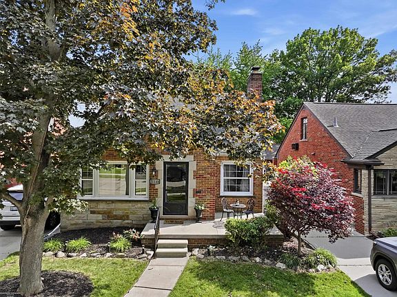 3rd image of 21144 Fleetwood Dr
