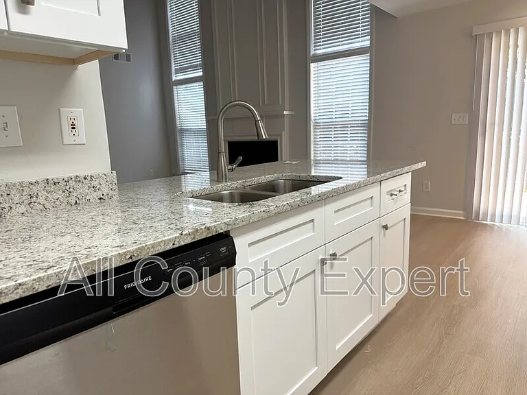 4318 Shillham Ct — Photo 10
