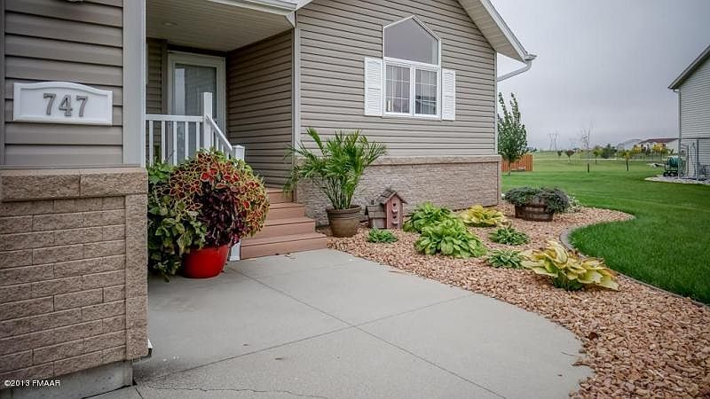 2nd image of 747 S Sedona Pl