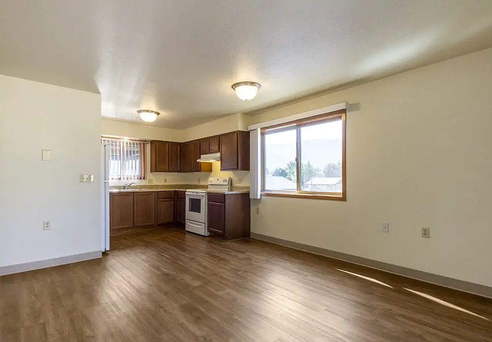 1st image of 1051 E Park St #8298