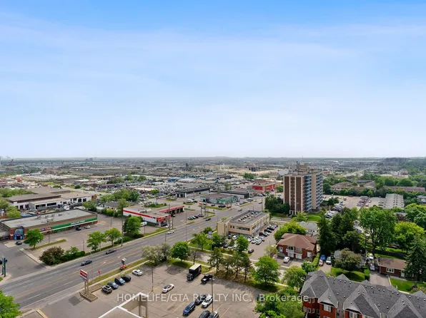 215 Queen St E #1503, Brampton, ON L6W 0A9