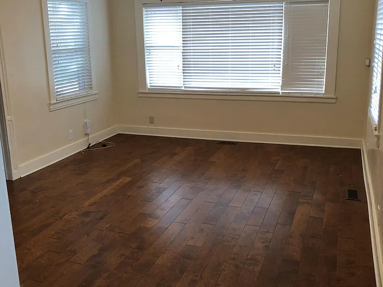 2509 Grinstead Dr — Photo 3
