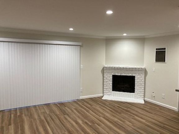 5th image of 2475 Corinth Ave W #106
