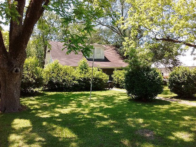 2nd image of 22502 Saint Paul St