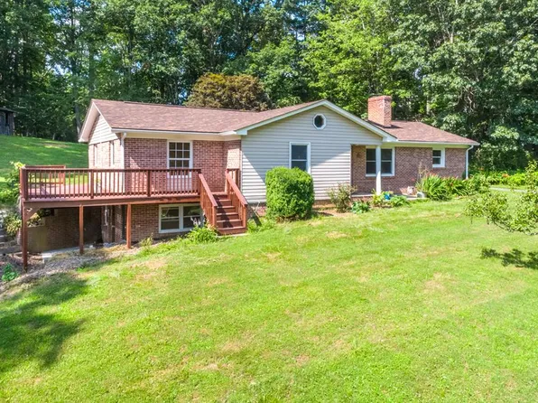 166 Dogwood Ln, Independence, VA 24348