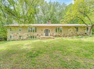 8305 Sharp Rd, Powell, TN 37849