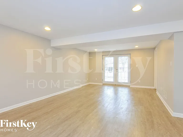 1562 Glenage Dr — Photo 8