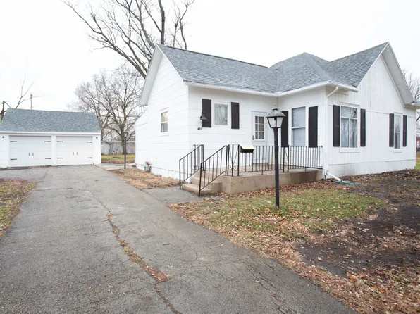 429 N 2nd Ave, Chenoa, IL 61726