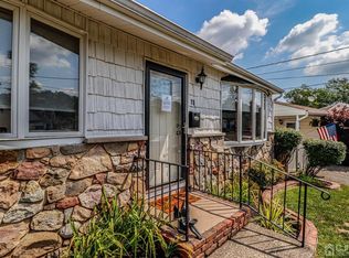 11 Cypress Dr, Parlin, NJ 08859