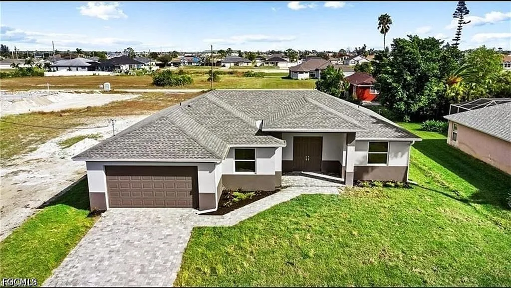 3 bed, 2.0 bath, 1726 sqft, $2,550 — Photo 1