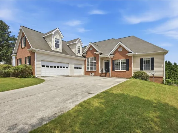 642 Aya Cir, Loganville, GA 30052