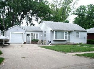 216 E 31st St, S Sioux City, NE 68776