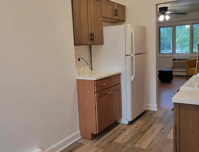 1725 Howard Ave #201 — Photo 15