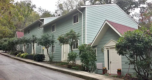 11 Long St Photo 1