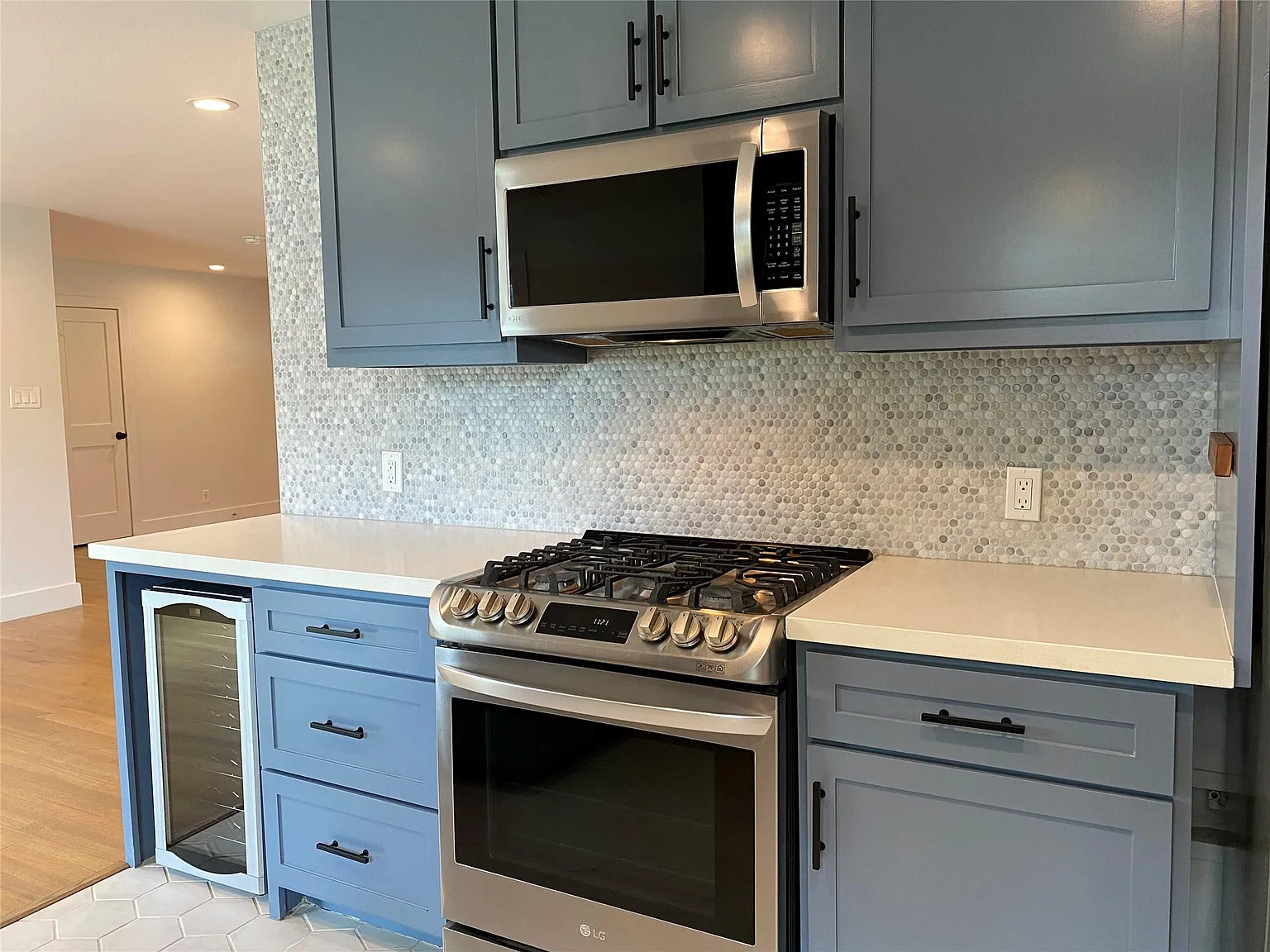 3 bed, 2.0 bath, 1397 sqft, $3,495 — Photo 4