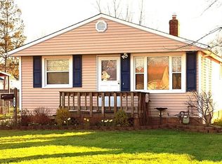 749 Mannering Rd, Eastlake, OH 44095