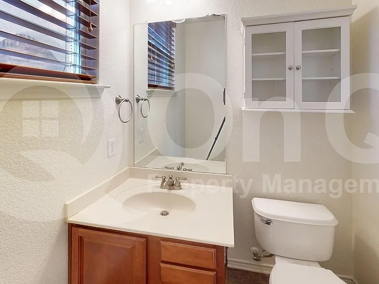 5912 Clearwater Dr — Photo 5