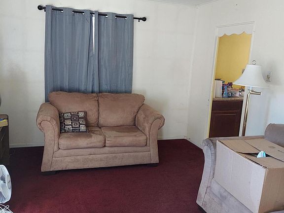 3rd image of 222 Derby Ave
