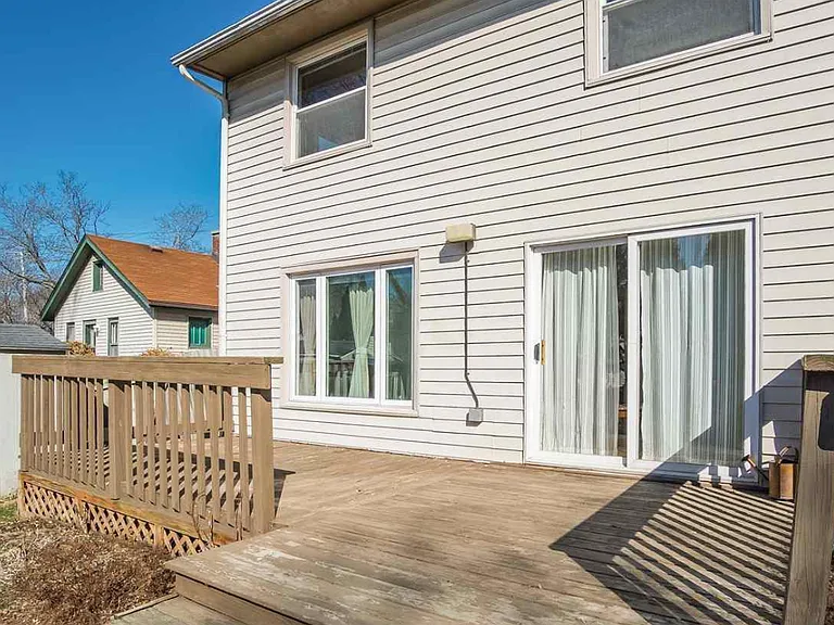 2837 Commercial Ave — Photo 16