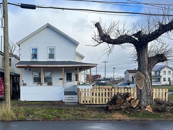 2nd image of 400 Henry St