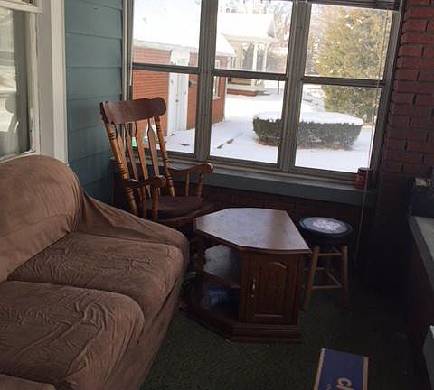 2nd image of 709 W Ashland Ave
