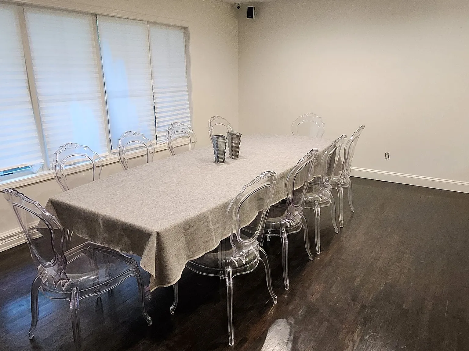 5 bed, 2.5 bath, 2040 sqft, $5,000 — Photo 3