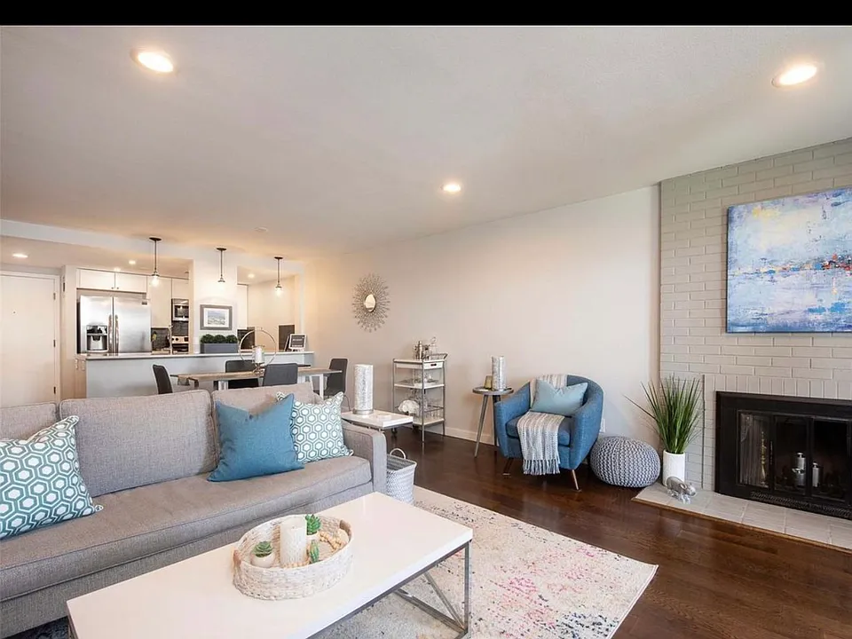 800 N Pearl St #1107