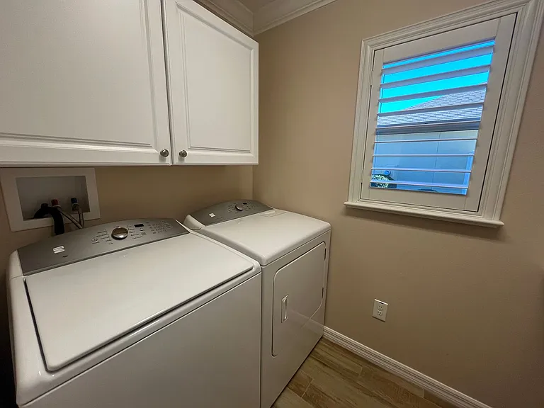 724 Yager Ln — Photo 14