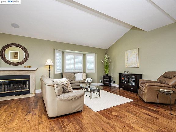 4th image of 503 Saint John St
