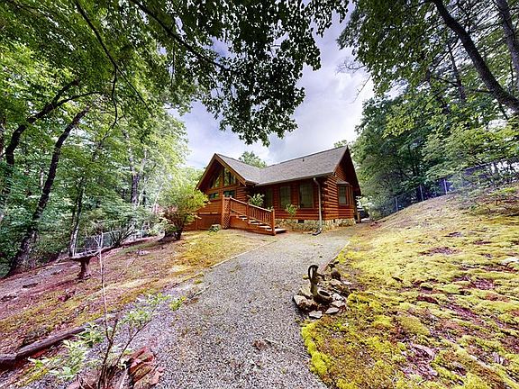 2nd image of 118 Laurel Ridge Ln