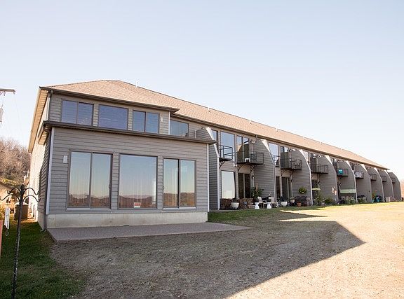2nd image of 2201 N Riverview St #2201